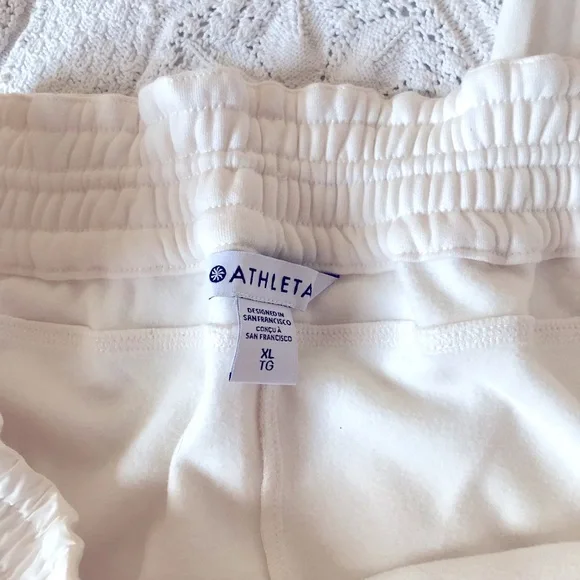 NWT Athleta wide leg sweatpants cropped white cream XL triumph hybrid capris - Picture 9 of 16